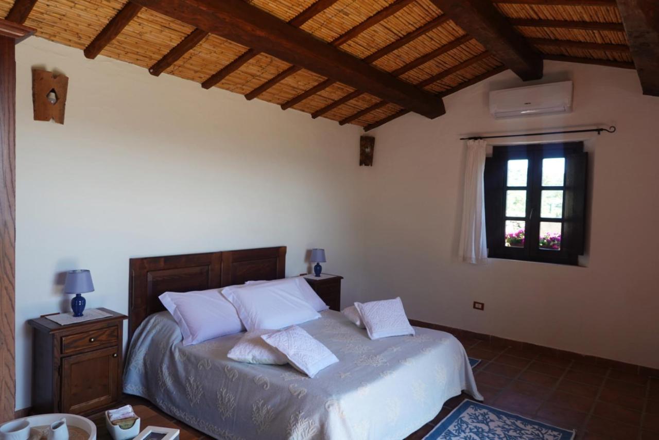 Stazzu Barecca B&B Cugnana Verde Luaran gambar